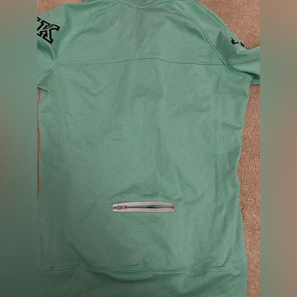 pink brand athletic top - Picture 4 of 5